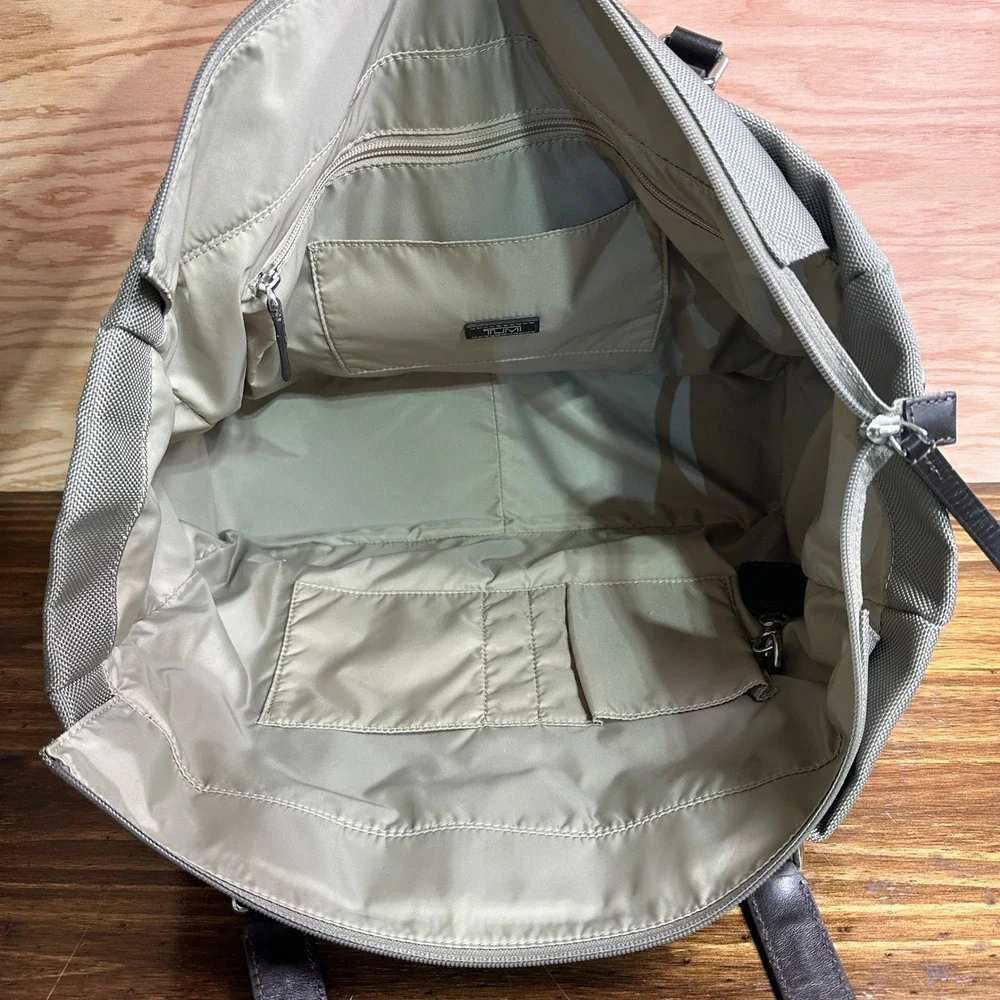 Tumi Shoulder Bag Voyageur Q-Tote Gray Ballistic Nylon Leather Trim Bag 73214BRD